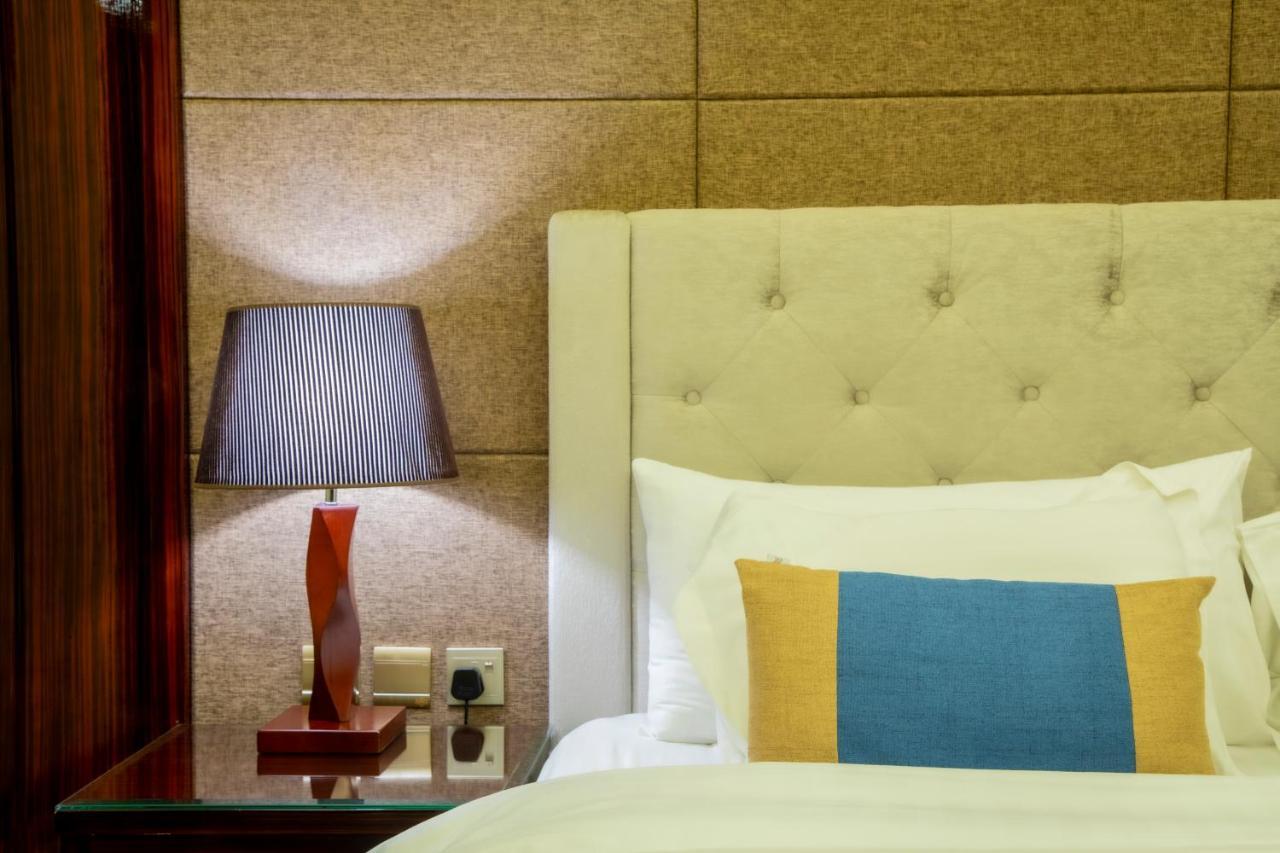فندق هوليداي الخليج الرياض - Holiday Al Khaleej Hotel Exterior foto