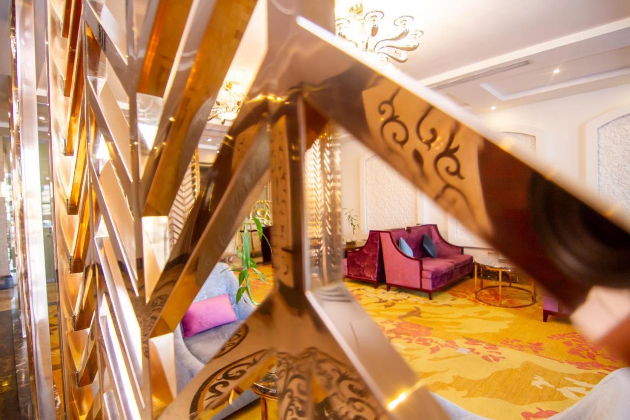فندق هوليداي الخليج الرياض - Holiday Al Khaleej Hotel Exterior foto