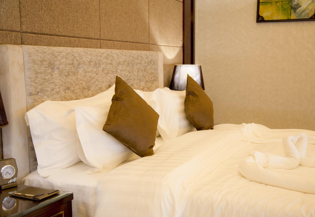 فندق هوليداي الخليج الرياض - Holiday Al Khaleej Hotel Exterior foto